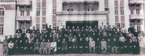 第三届一次会议全体委员合影（1961.9.30）.jpg